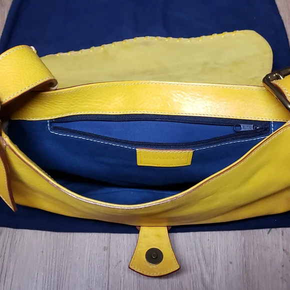 Brand new leather Dooney & Bourke hobo bag. - Picture 2 of 10